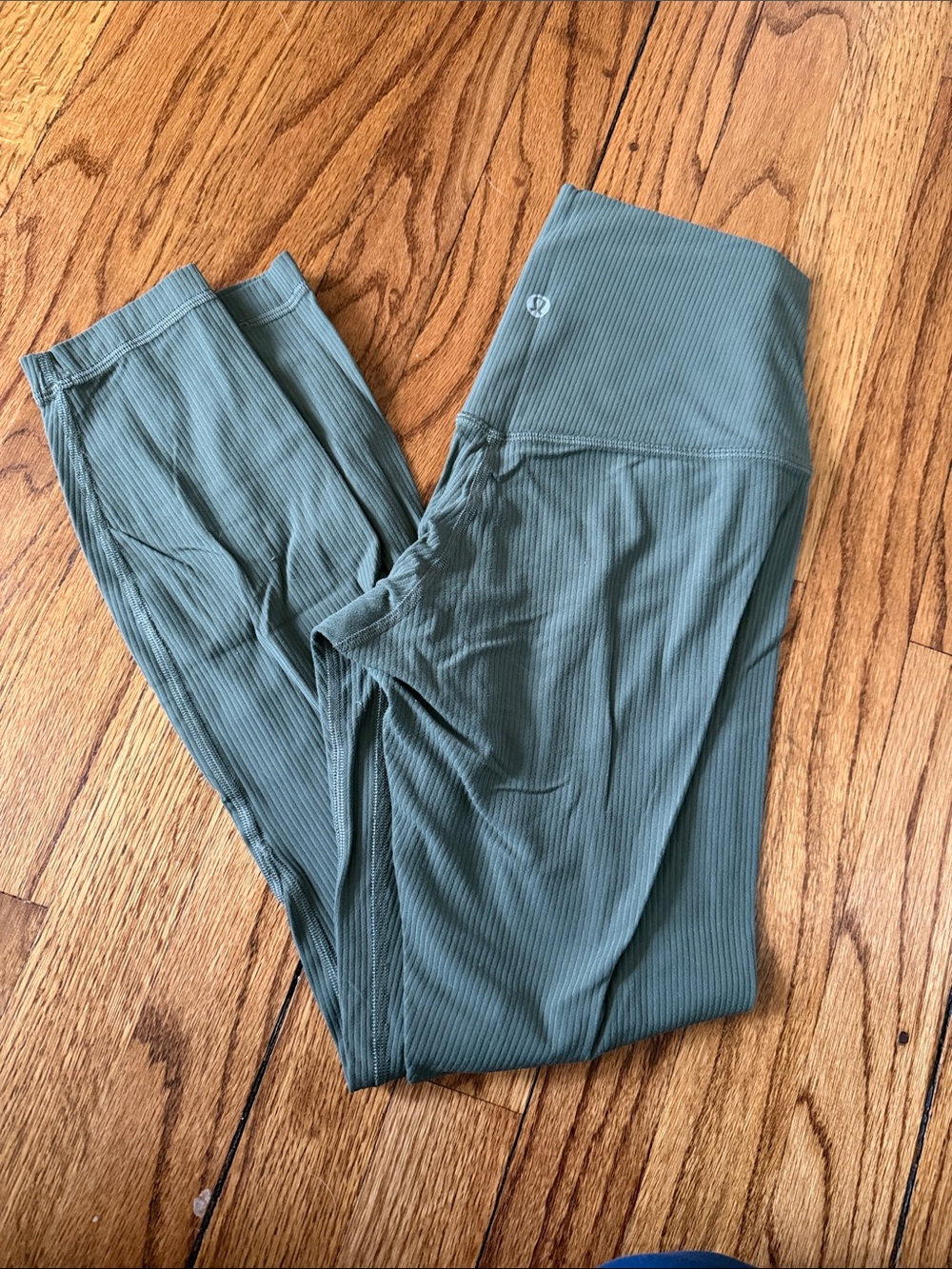 Lululemon ribbed align leggings